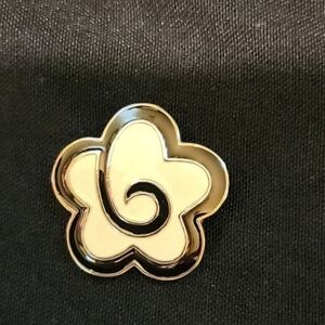 VINTAGE FLOWER NECKLACE PENDANT